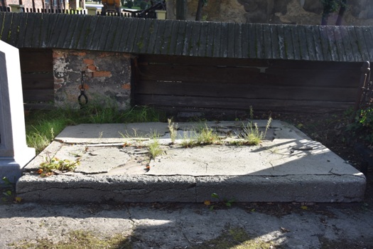 Widok na rzekome miejsce pochówku nieznanej osoby (zdj. Katarzyna Mazur)