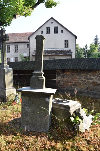 Widok, od frontu, na nagrobek Heleny i Josepfa Spendel (zdj. Katarzyna Mazur)