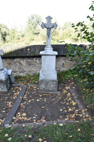 Widok, od frontu, na nagrobek Wilhelma Spendel (zdj. Katarzyna Mazur)
