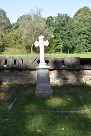 Widok, od frontu, na nagrobek Jadwigi i Karla Pollok (zdj. Katarzyna Mazur)